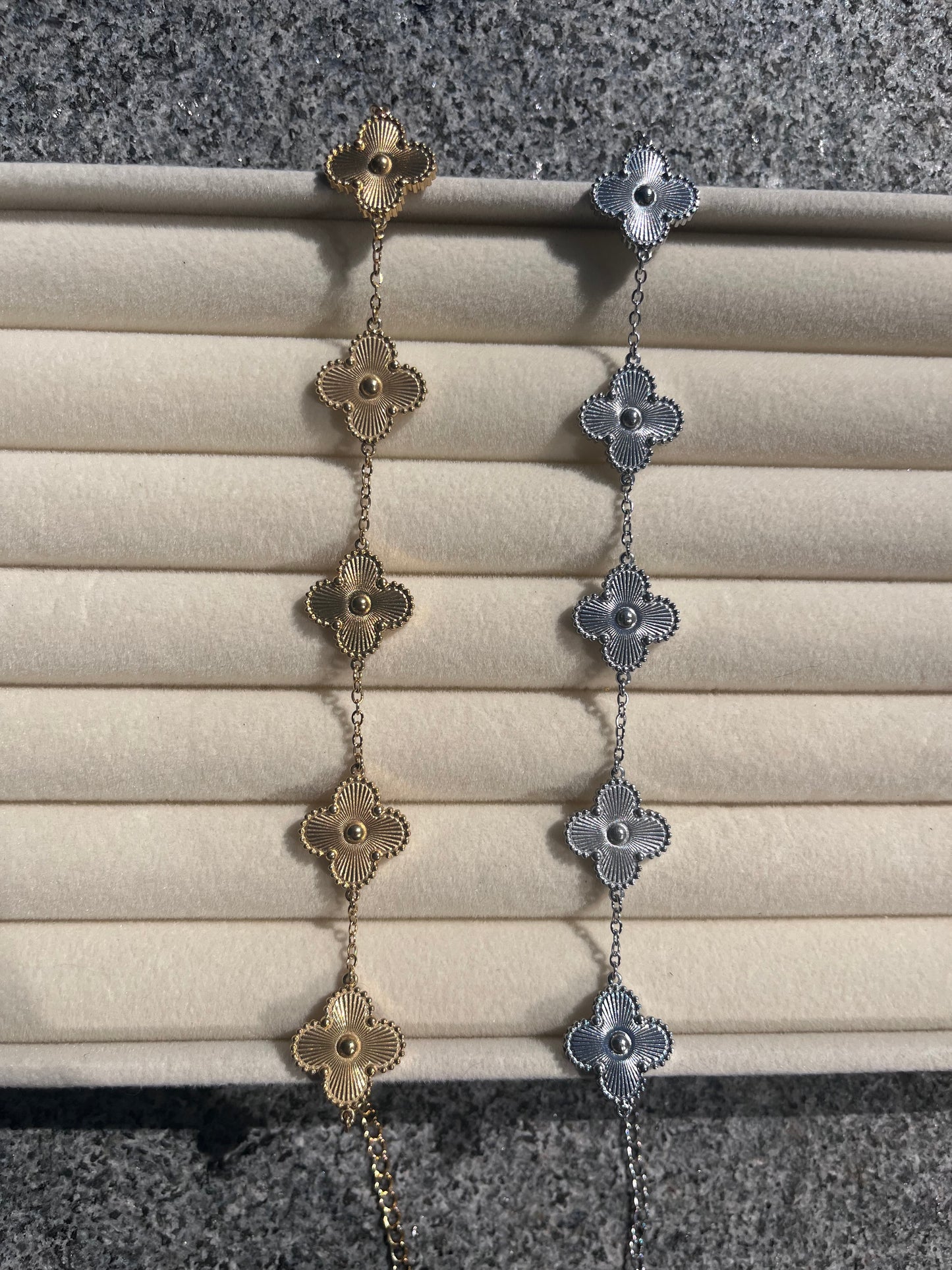 Firkløver armbånd 18K guldbelagt (Nr. 063 + 066)