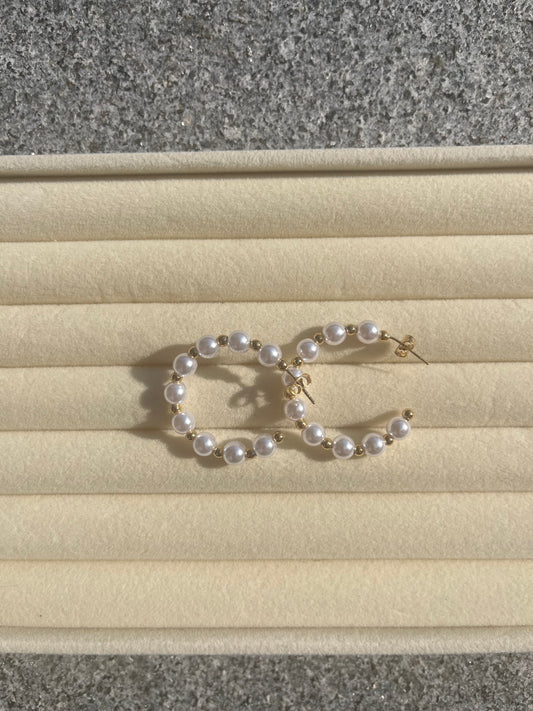 Gold and white pearl earrings (Nr. 091)