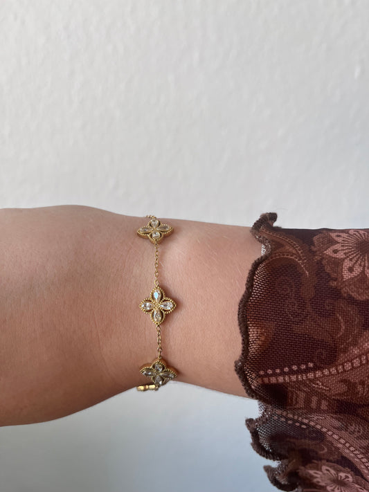 Zara Armbånd 18K guldbelagt (Nr. 065)